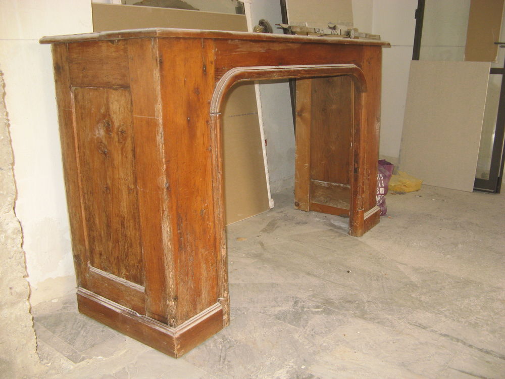 Habillage bois de chemin�e.
800 Arles (13)