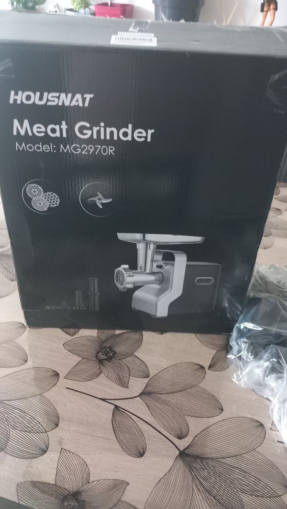 hachoir housnat inox 5en1 servi 1 fois 100 Raismes (59)