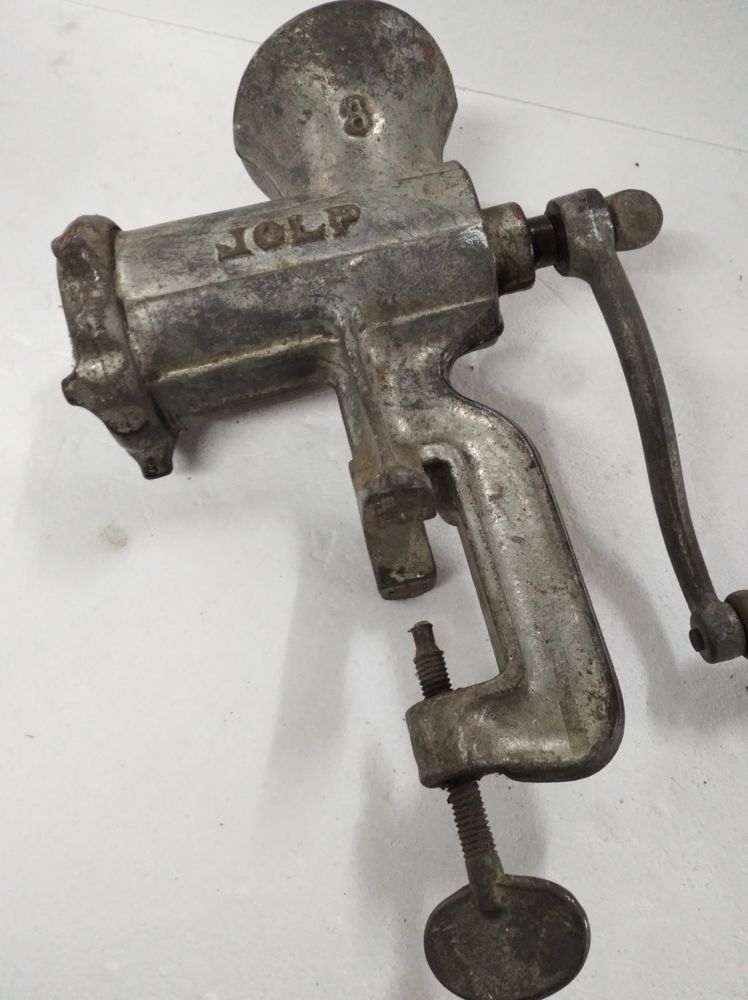 Hachoir � manivelle 10 Le Creusot (71)