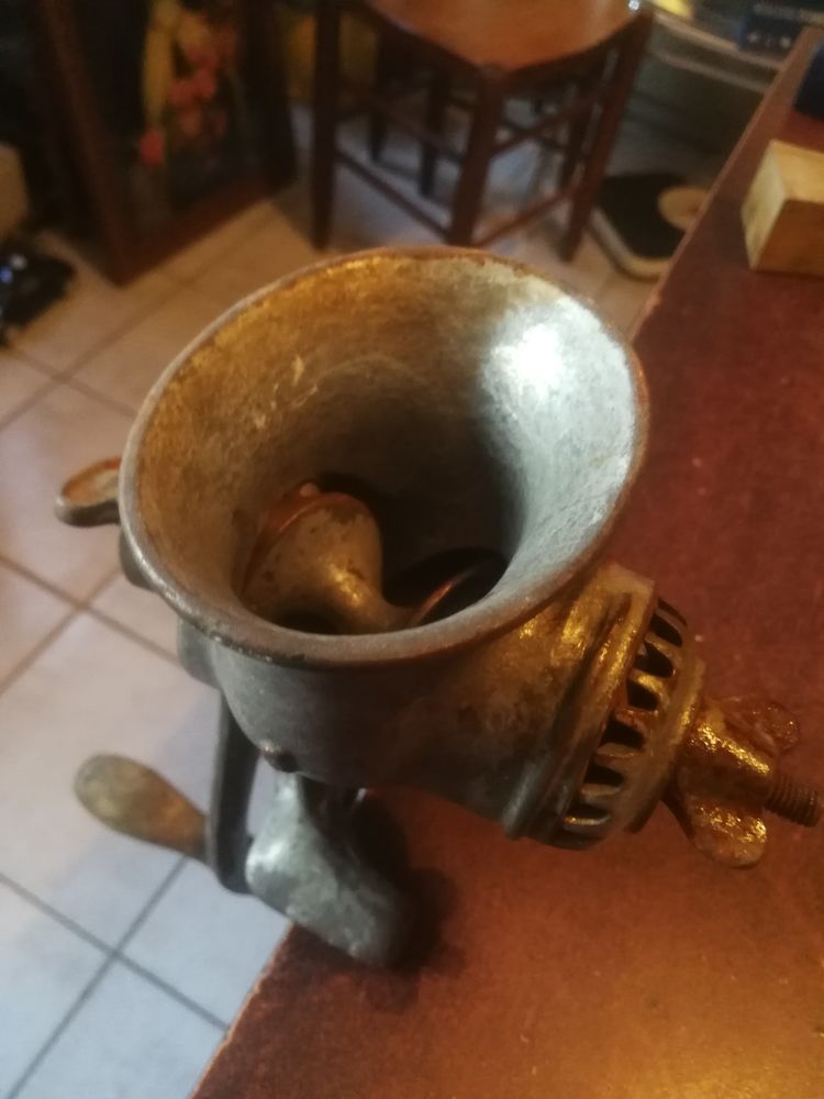 Hachoir manuel 8 Le Creusot (71)