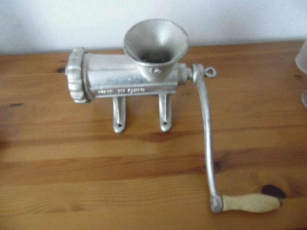 Hachoir m�tal 20 Meylan (38)