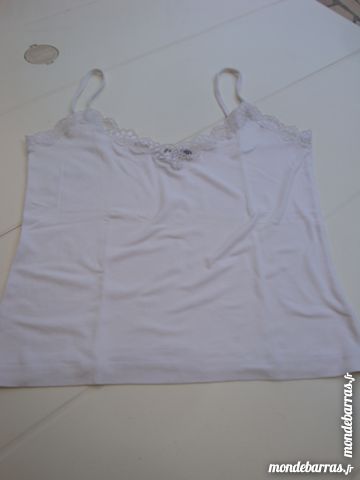 Haut blanc � bretelles marque MNG 3 Nimes (30)