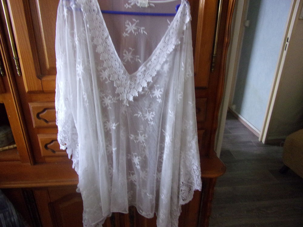 haut dentelle 5 Marseille 13 (13)