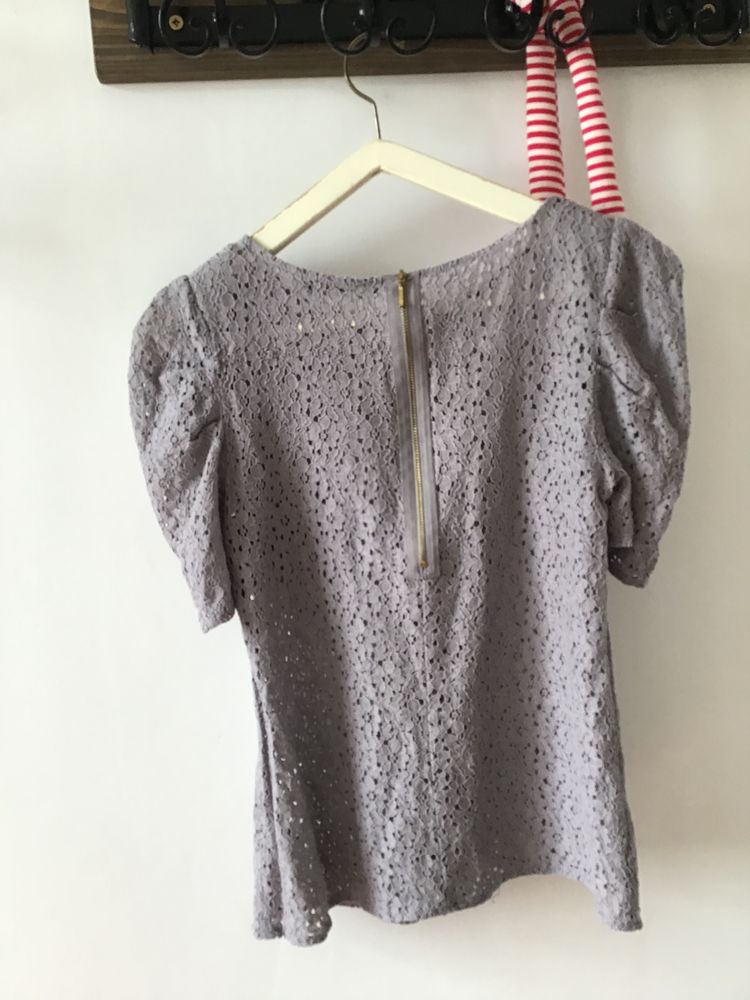 haut fantaisie ajour�.taille 40 . 1 Verneuil-sur-Avre (27)