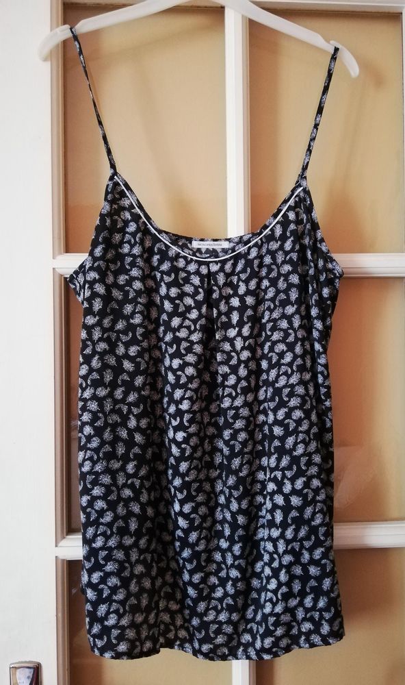 Haut femme, fluide, 42/44. 12 Asni�res-sur-Seine (92)