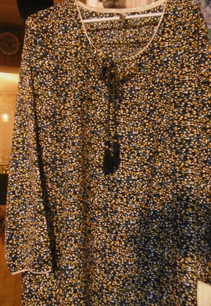 haut femme manches longues, multicolore 12 Villars-les-Dombes (01)