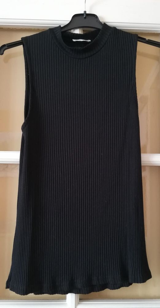 Haut femme, sans manches. 5 Asni�res-sur-Seine (92)