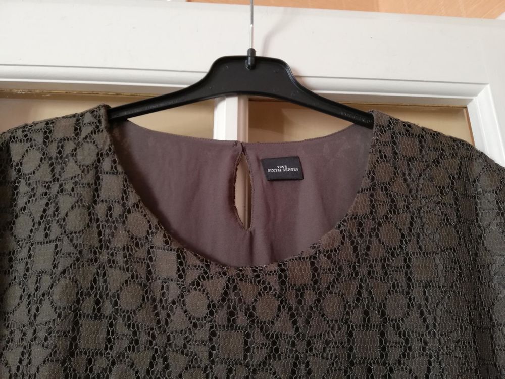 Haut femme  Your sixth sense . 15 Asni�res-sur-Seine (92)