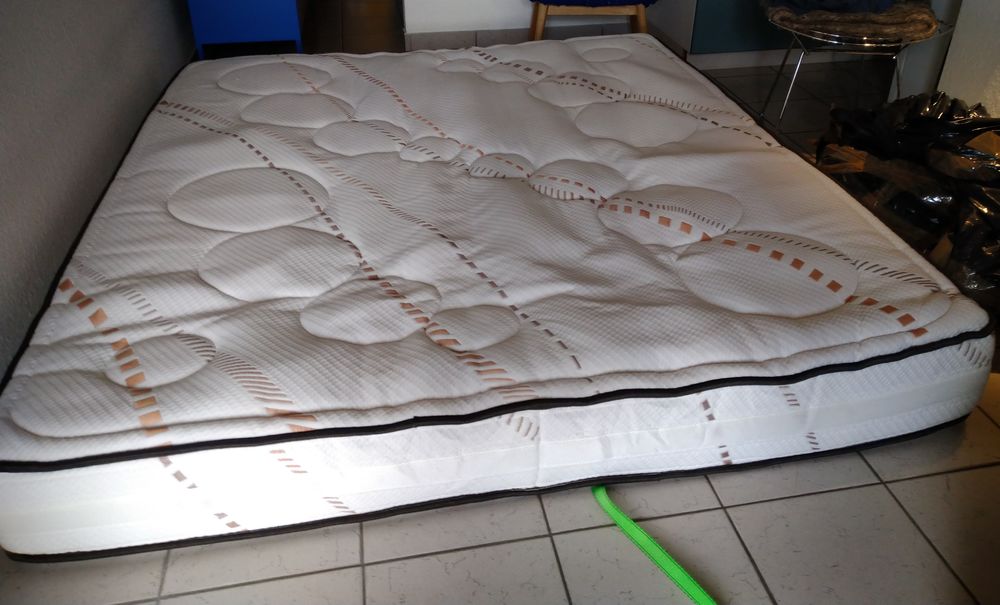 Lit haut de gamme 180x200 600 Mittelschaeffolsheim (67)