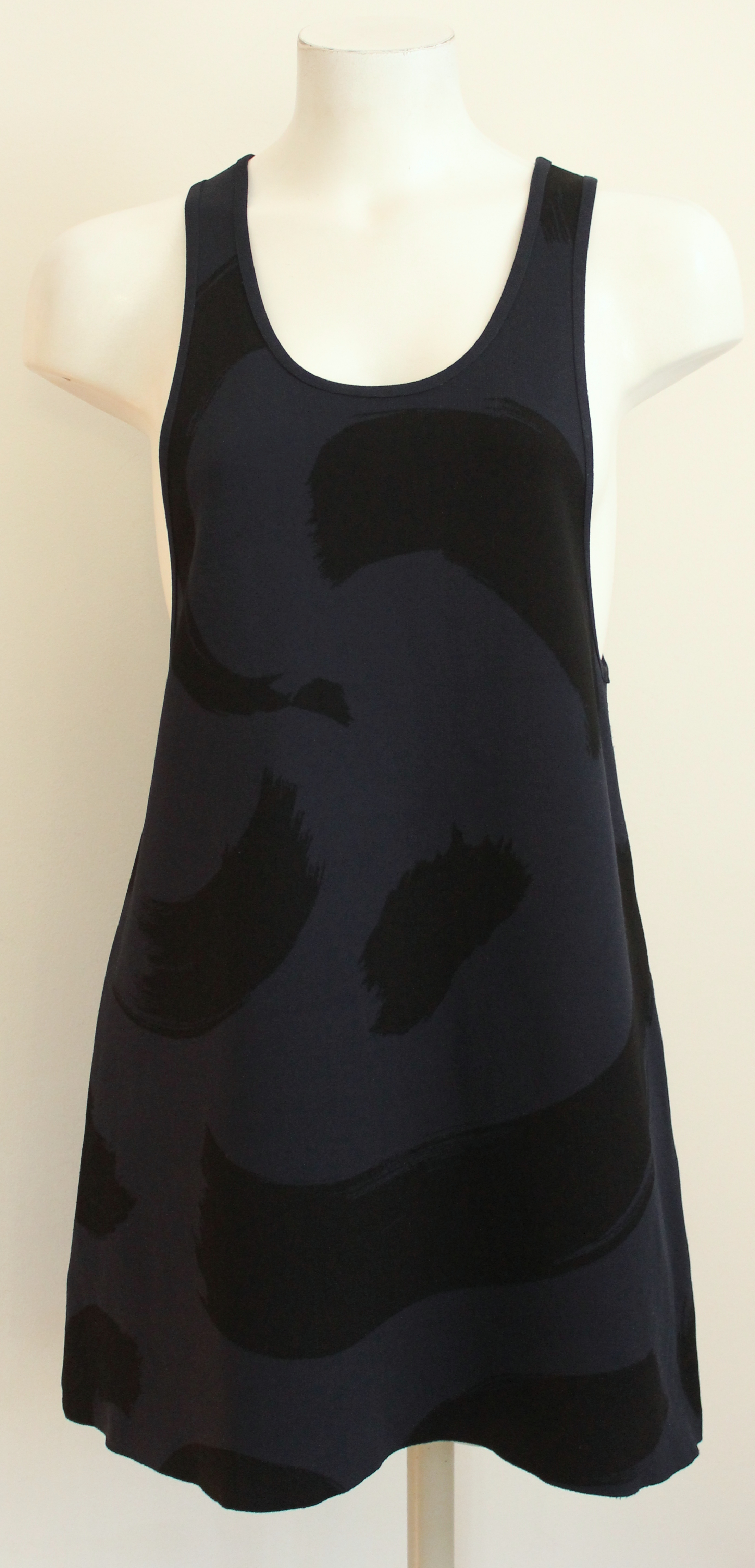 Haut long Graffiti CELINE T.L
Par Phoebe Philo (Spring 2014) 350 Issy-les-Moulineaux (92)