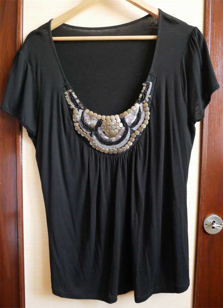 haut noir agr�ment�  � l'encolure 10 Saint-Germain-du-Plain (71)