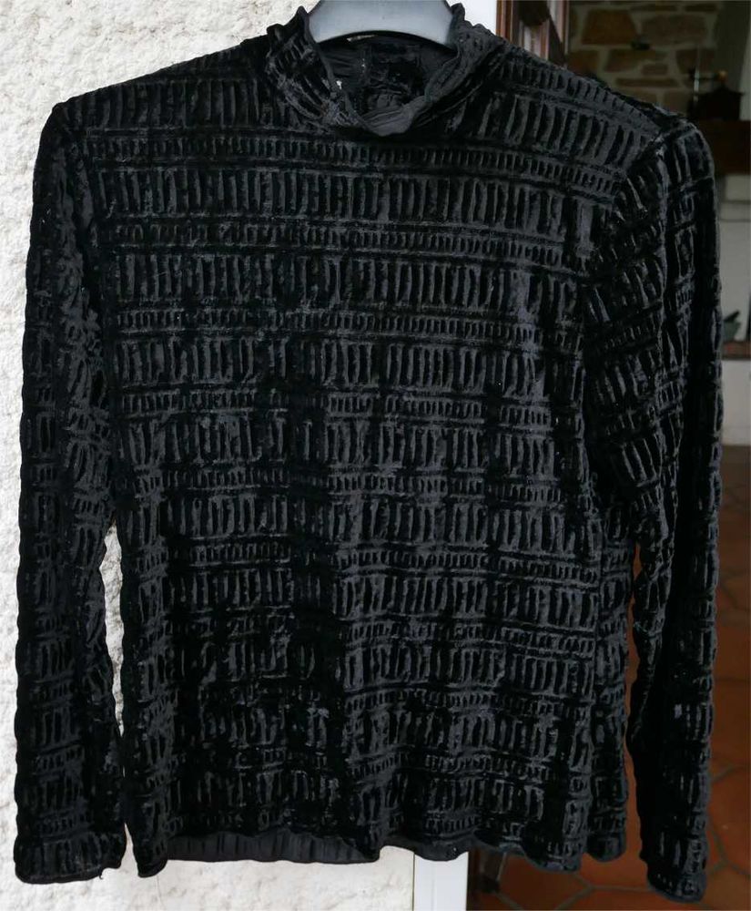 haut noir en velours neuf 15 Saint-Germain-du-Plain (71)