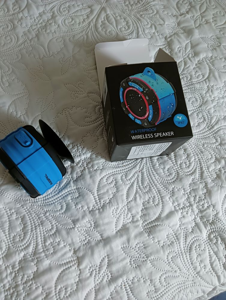 Haut parleur �tanche Blue tooth � mettre sous la douche 20 Grand-Charmont (25)