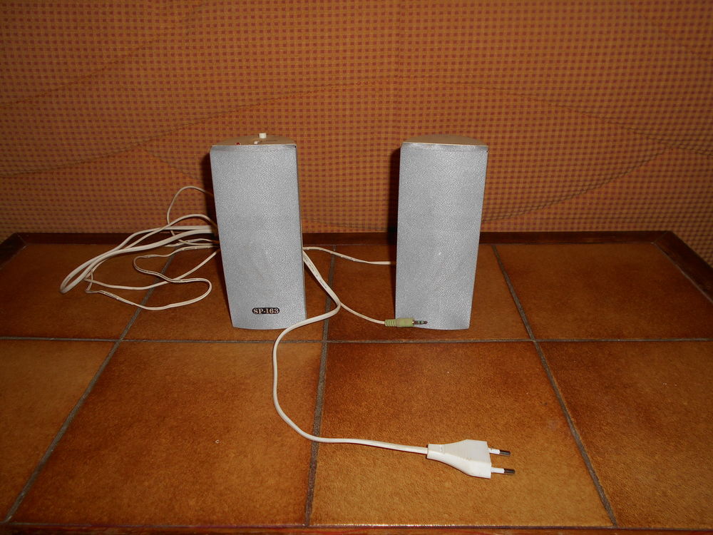 Haut parleurs SP163, amplifi�s pour PC
10 Sept�mes-les-Vallons (13)