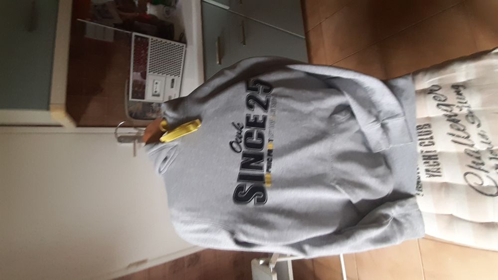 Haut de sweat gris 5 �zanville (95)