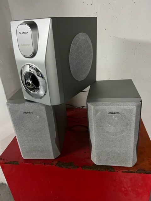 2 hauts parleurs 60w + caisson basses 80 w 30 Nice (06)