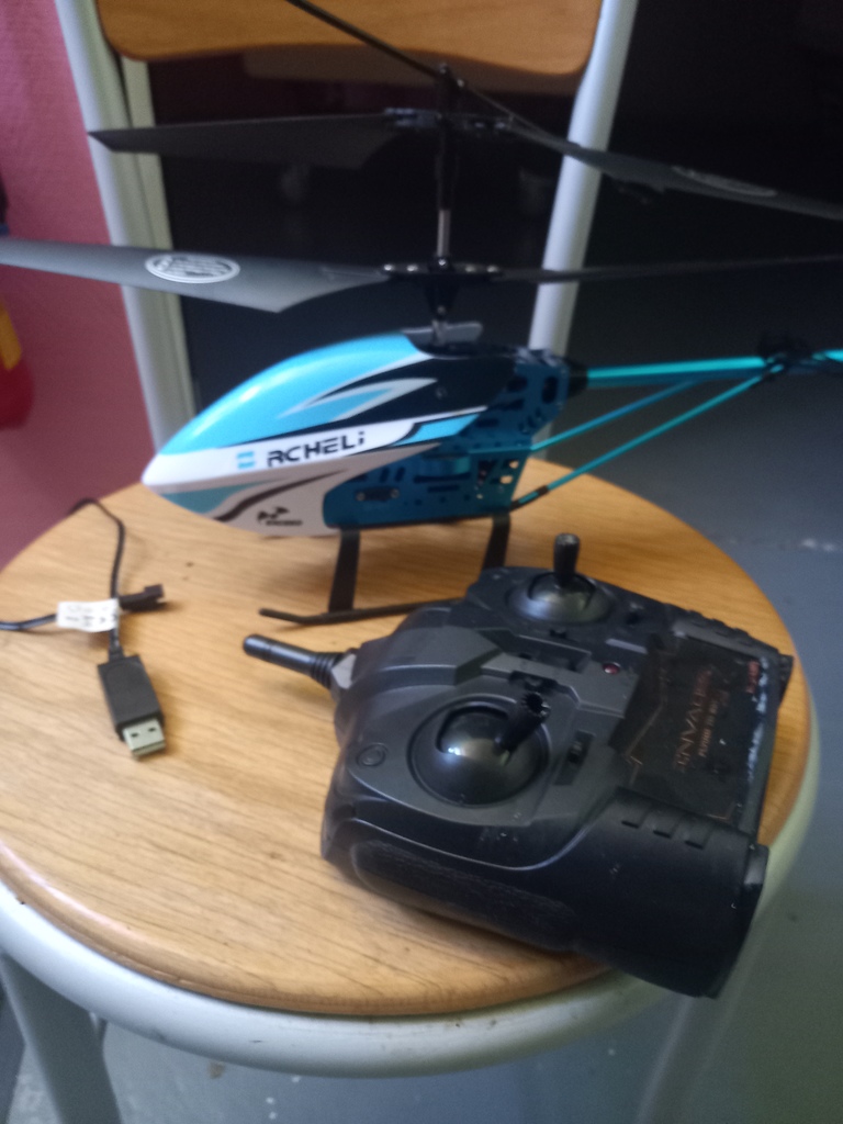 H�licopt�re RC bleu E-HELI avec accessoires 20 Beaune (21)