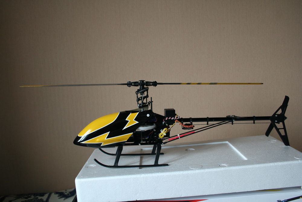 H�licopt�re mod�le r�duit radiocommand� type 450 160 Saint-Chamond (42)