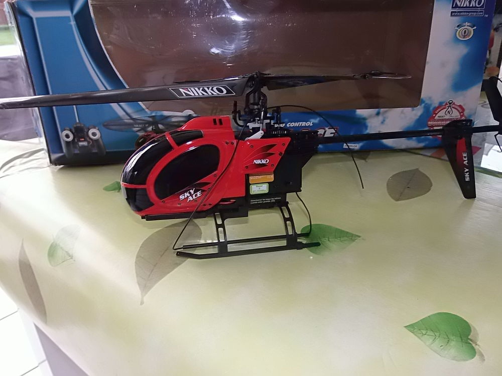 H�licopt�re  Sky ace (neuf) 20 Treilli�res (44)