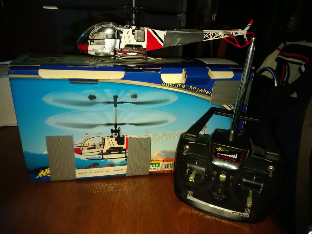 H�licopt�re t�l�command� 40 Le Haillan (33)