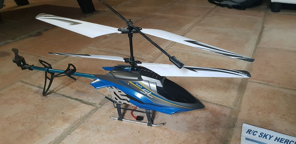 H�licopt�re t�l�guid� 70cm 40 Vaison-la-Romaine (84)