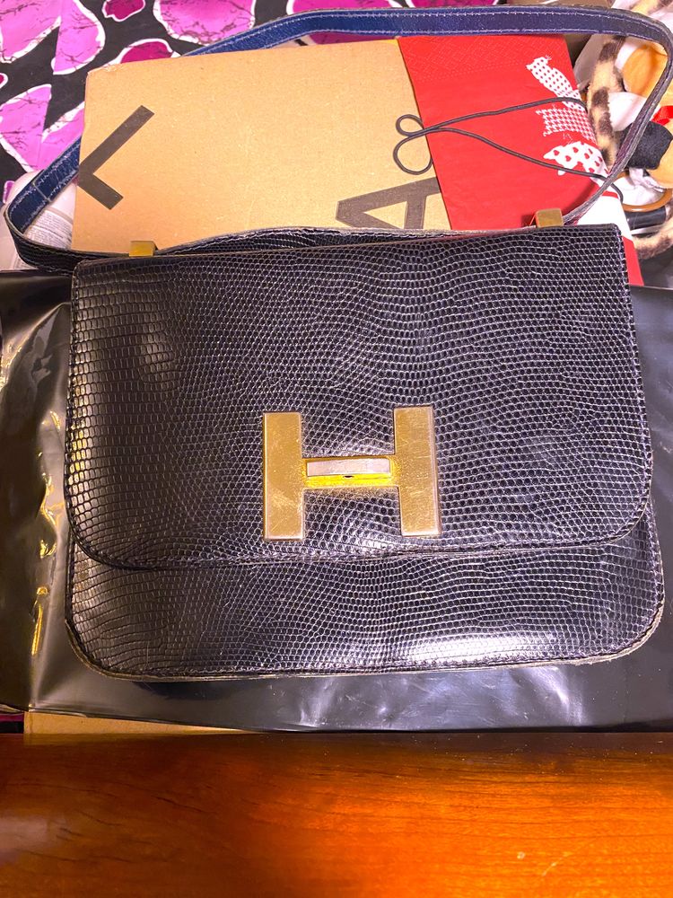 Hemes ann�es 60 sac Constance en l�zard bleu marine 20x10cm
0 Ferney-Voltaire (01)