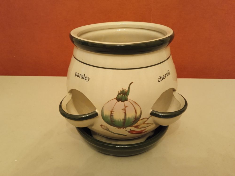 Pot � herbes aromatiques TBE (faire offre) 0 Lyon 1 (69)