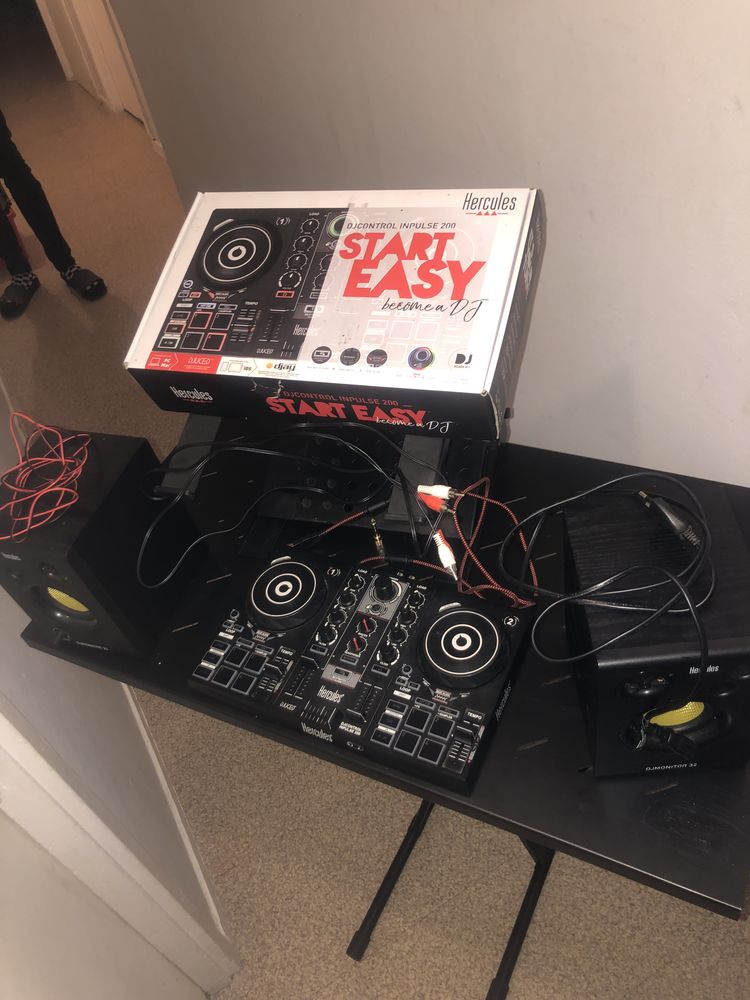 Kit Dj hercule learning + table millenium et support PC 150 Rouen (76)