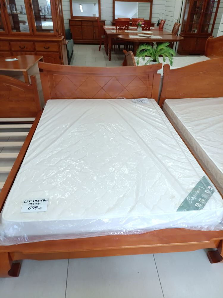 Lit en h�v�a massif 190 x 140 699 La Trinit� (97)