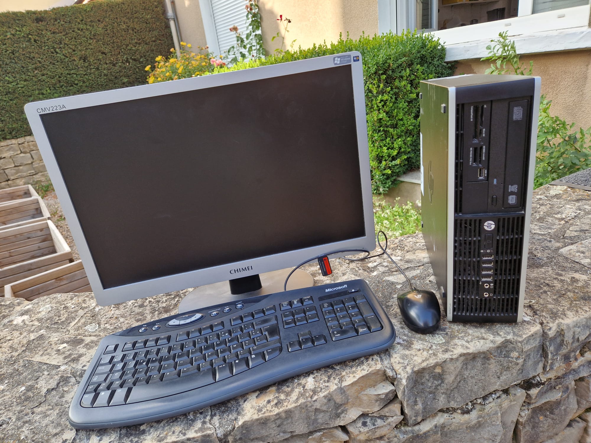 PC Hewlett-Packard Compaq 6005 Pro SFF 30 Onet-le-Ch�teau (12)