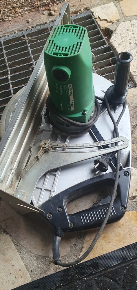 HITACHI Scie circulaire grand model 350 �tampes (91)