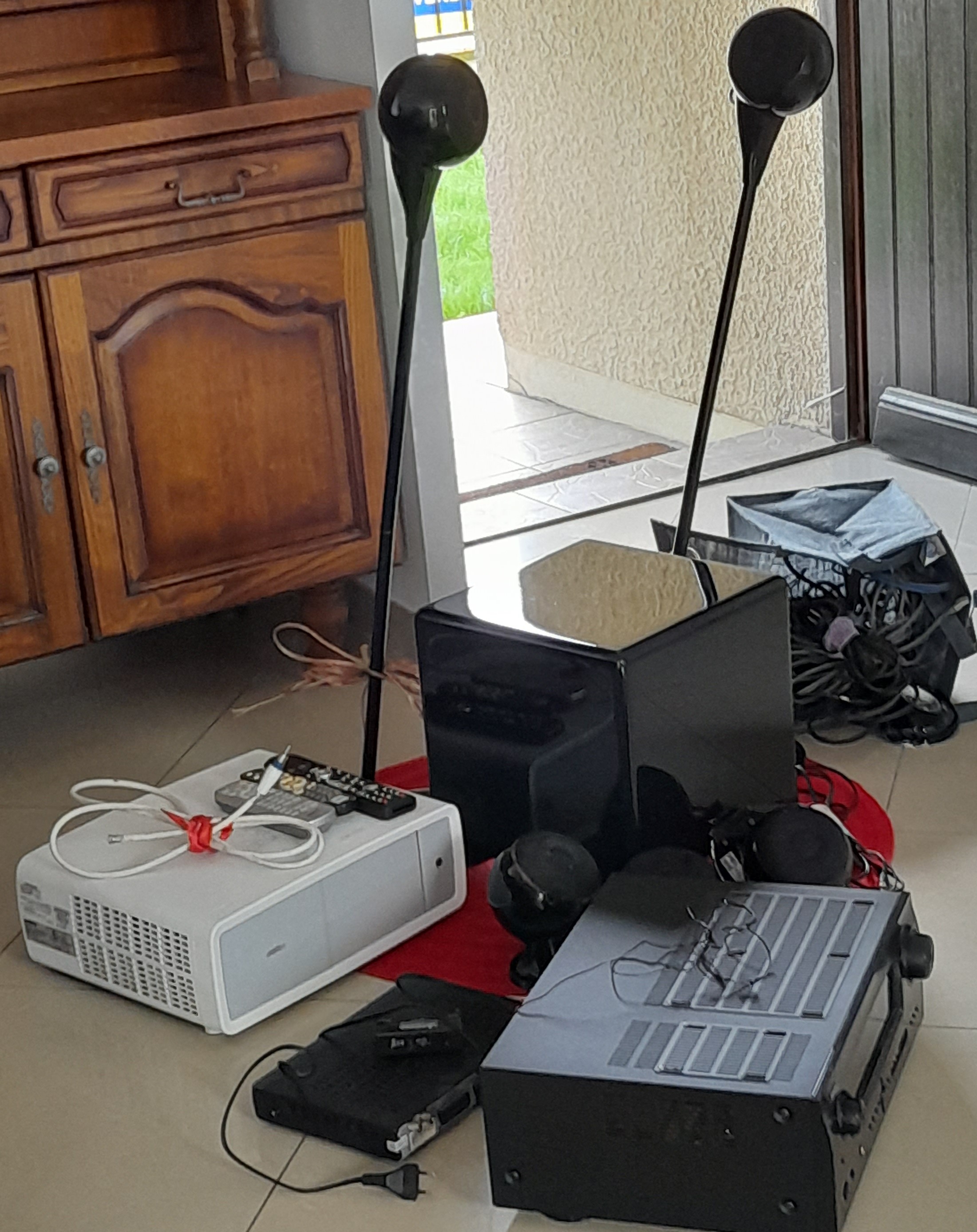 Home cinema DENON + projecteur Sanyo et cabasse pack eole 0 Villenave-d'Ornon (33)