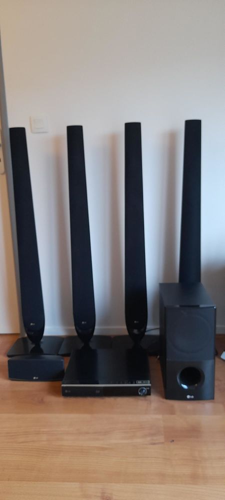 Home cin�ma LG Blu-ray 3D 5.1 170 Bruges (33)
