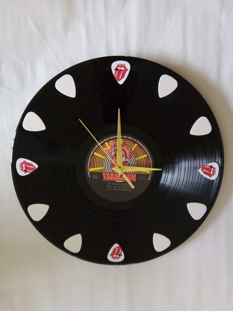 Horloge cr�ation originale vinyl recycl� 30 Saint-Jean-Pla-de-Corts (66)