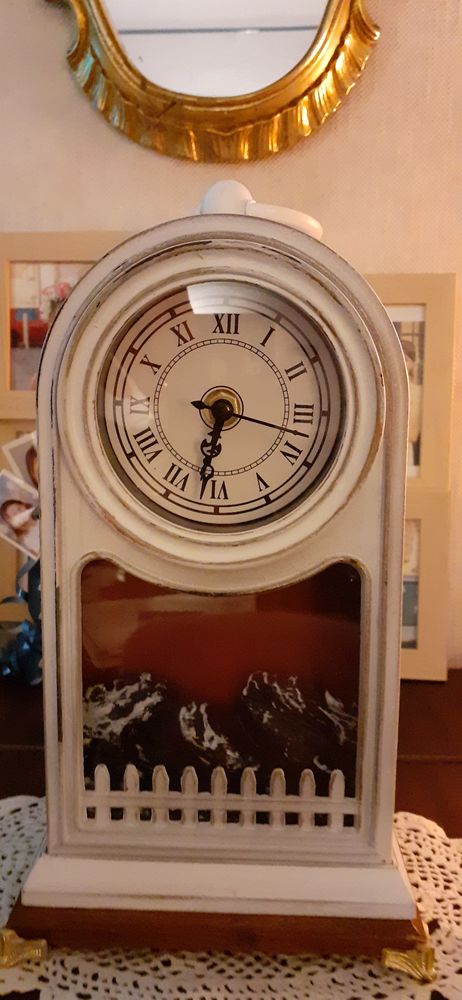 Horloge d�co avec effet chemin�e ? Lumi�re LED ? Ambiance co 15 Beaucaire (30)