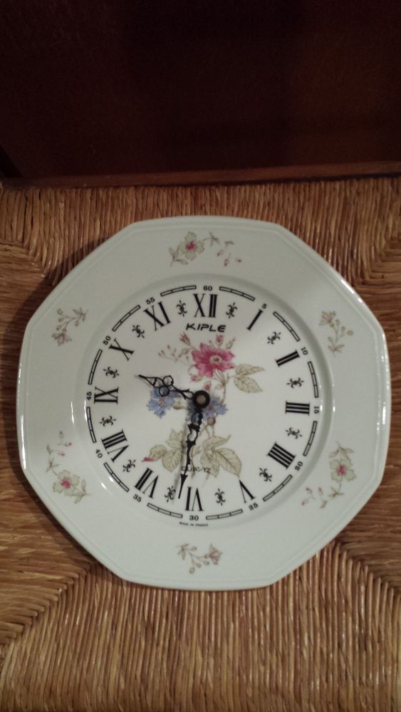 Horloge hexagonale en bon �tat de fonctionnement 10 M�rignies (59)