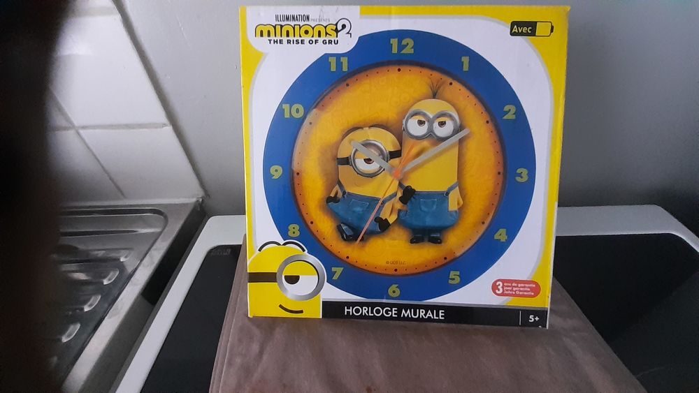 horloge murale  minions 5 Quarouble (59)