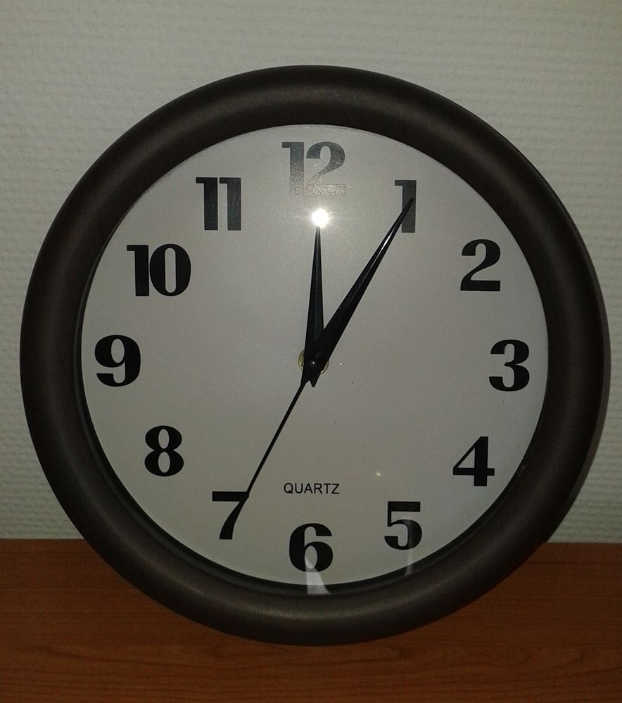 Horloge Murale Moderne � Quartz 12 Toulouse (31)
