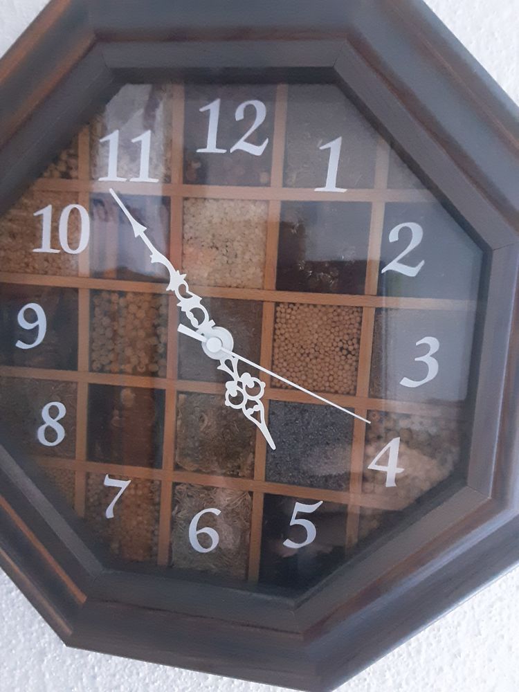 HORLOGE MURALE OCTOGONALE DE LA MARQUE **DOMAINE DU G�NIAL 25 Dachstein (67)