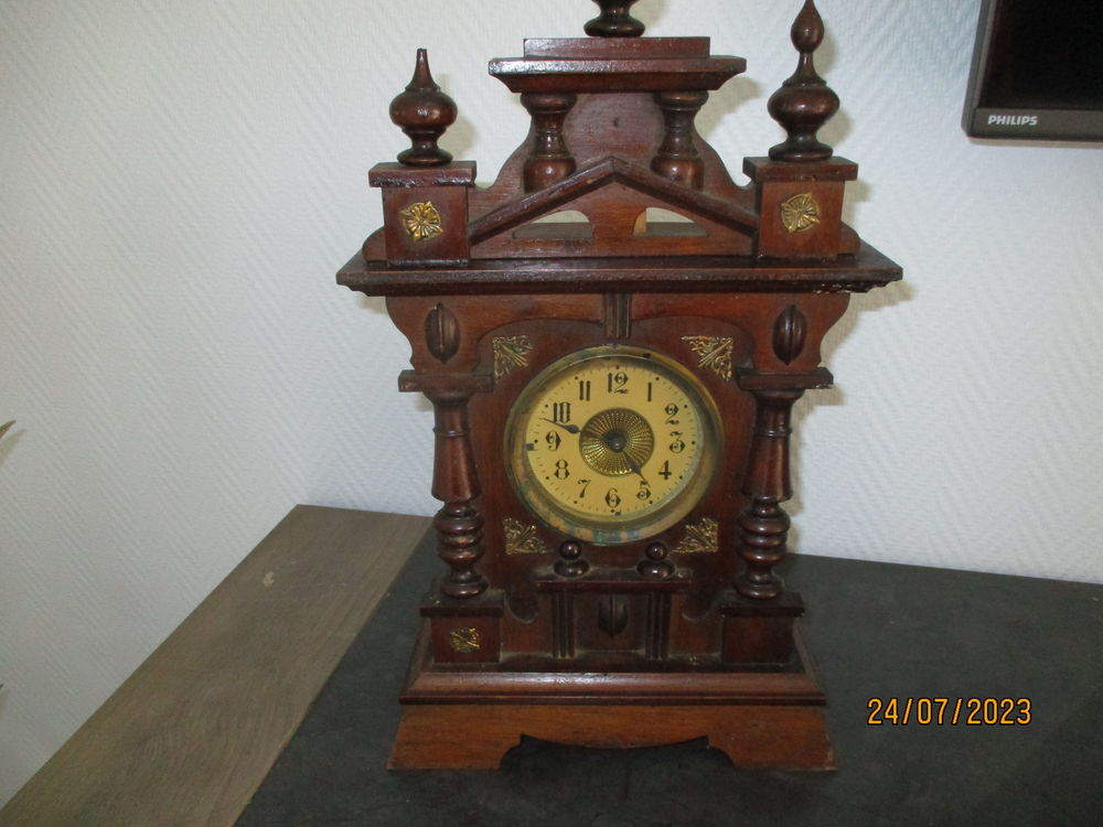 HORLOGE PENDULE REVEIL ANCIENNE 30 Castelnau-d'Estr�tefonds (31)