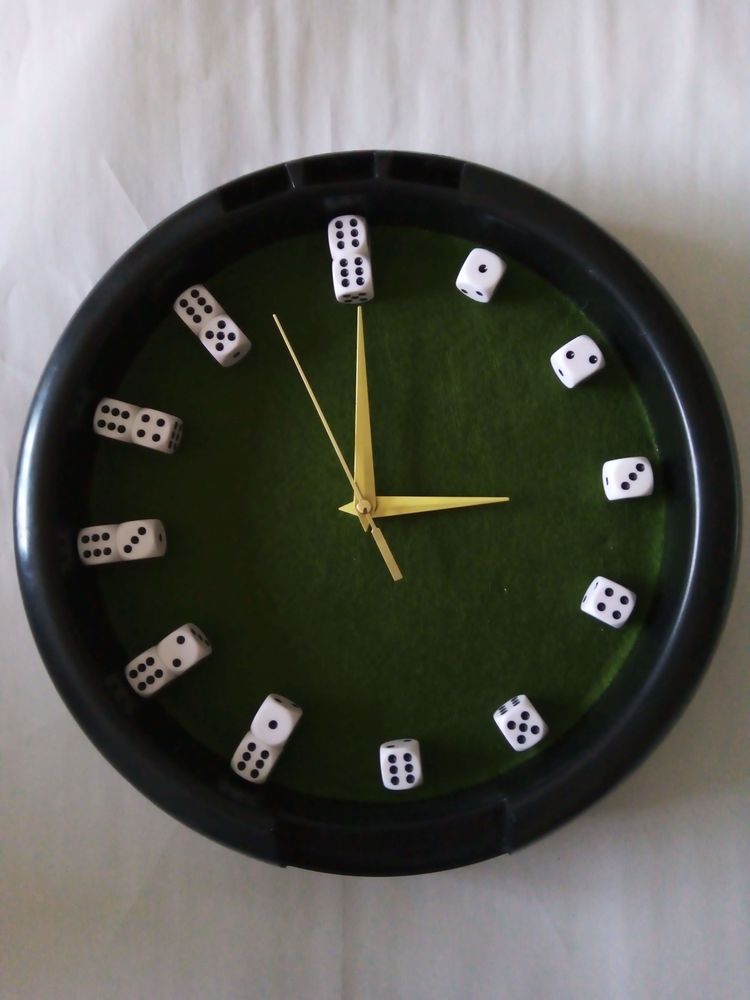 Horloge piste de d�s ronde plastique 30 Saint-Jean-Pla-de-Corts (66)