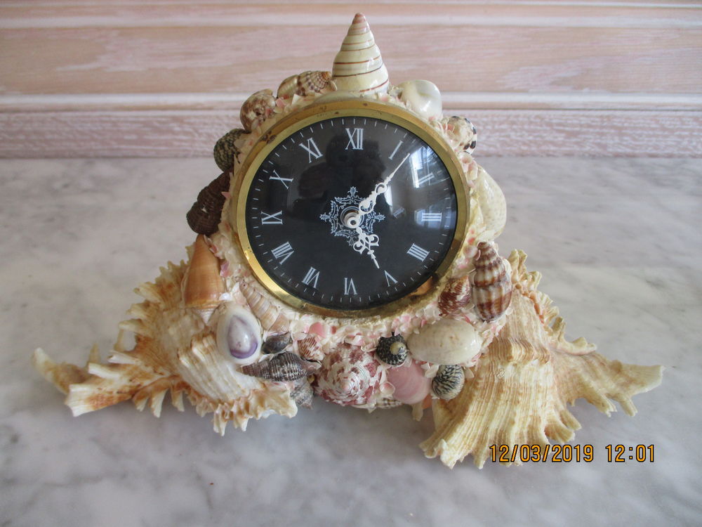 Horloge + 5 poupées en coquillages+cendrier+piques 25 Le Vernois (39)