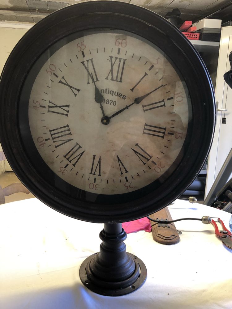 Horloge pour l'ext�rieur 85 C�ly (77)