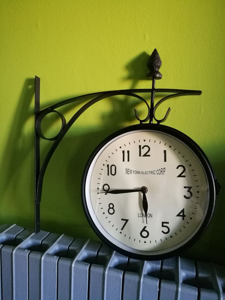 Horloge r�tro de gare /m�tro double face avec potence 50 Balan (08)