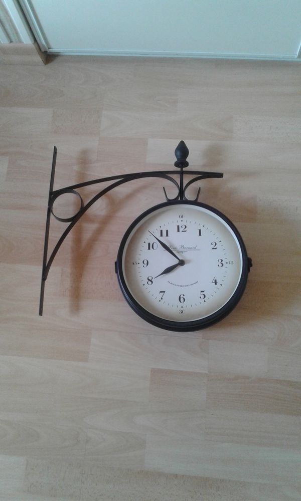 Horloge suspendue 5 Saint-Malo (35)