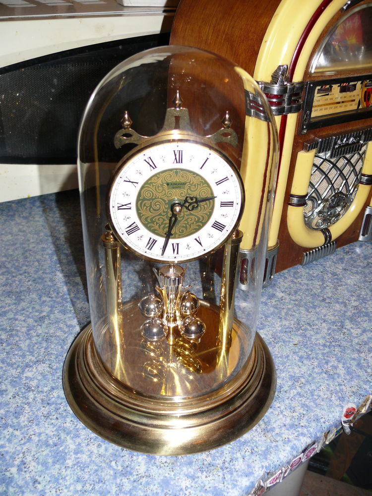 horloges sous globe ( plusieurs mod�les ) 29 Montigny-l�s-Metz (57)