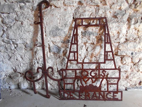 pub h�tel restaurant en fer forg� Logis de France 190 Monflanquin (47)