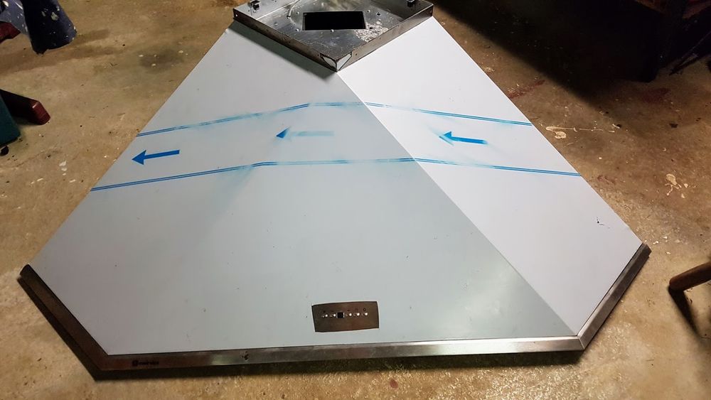 Hotte d 'angle inox
marque MEIRELES. 200 Dampniat (19)