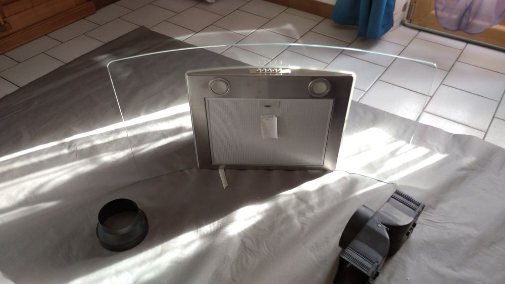 Hotte sogelux . �nergie A .3 vitesses . achet�e 180� 60 Sainte-Croix-Hague (50)