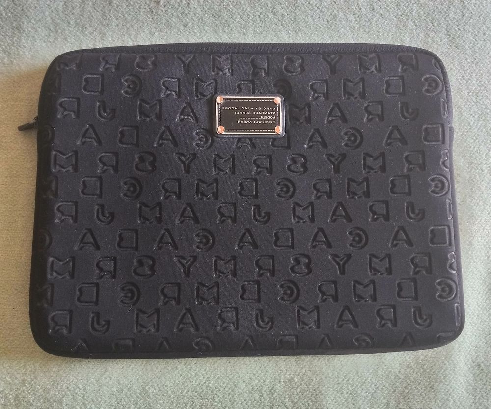 Housse pour ordinateur 39 La Courneuve (93)